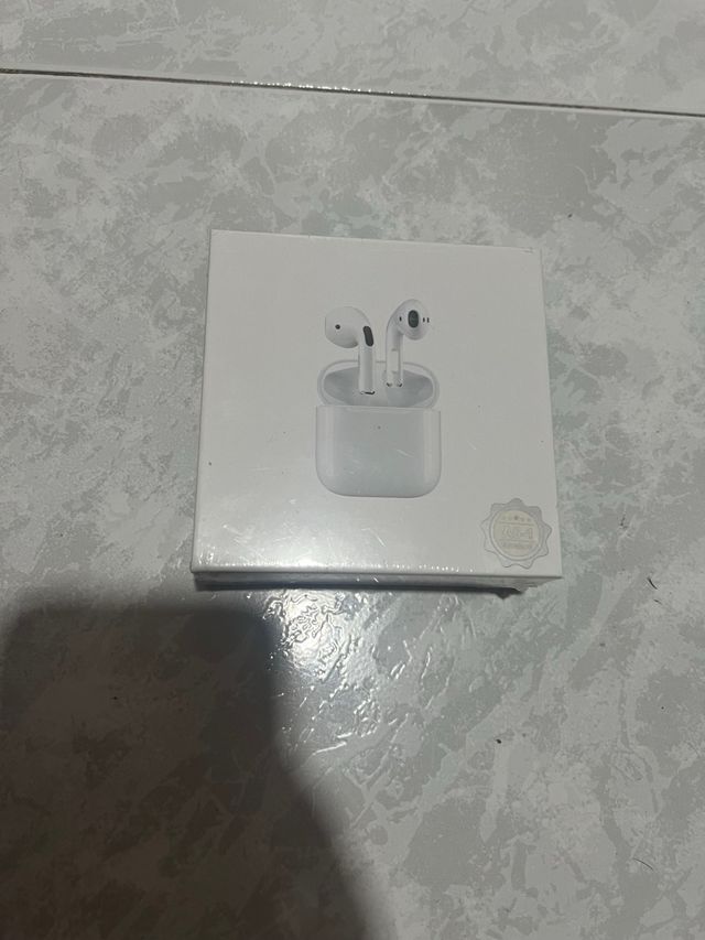 Auriculares inalámbricos blancos