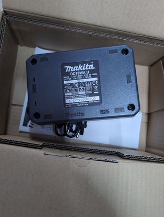 Cargador Makita 14.4V - DC18RC