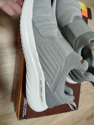 Zapatillas Skechers grises talla 42