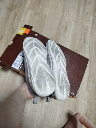 Zapatillas Skechers grises talla 42
