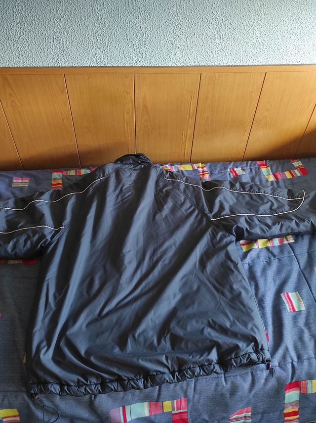 Cazadora Luanvi azul marino