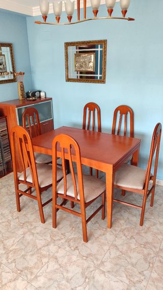 Tavolo e sedie allungabili per soggiorno