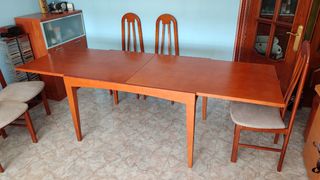 Tavolo e sedie allungabili per soggiorno