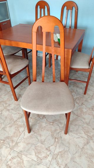 Tavolo e sedie allungabili per soggiorno