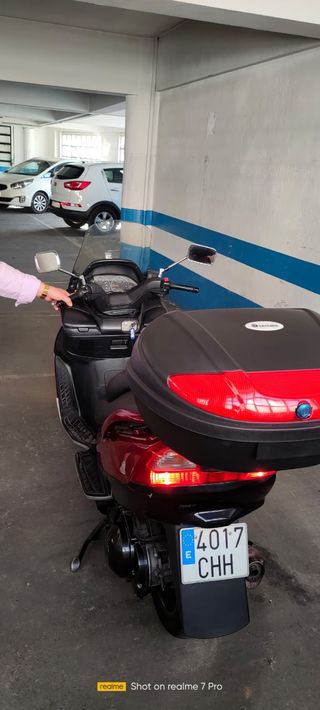 Moto Suzuki AN 400cc automática