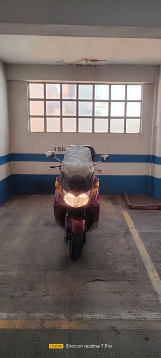 Moto Suzuki AN 400cc automática