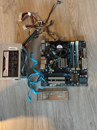 Gigabyte EG41MFT-US2H + 2GB RAM DDR3 + Pentium Dua