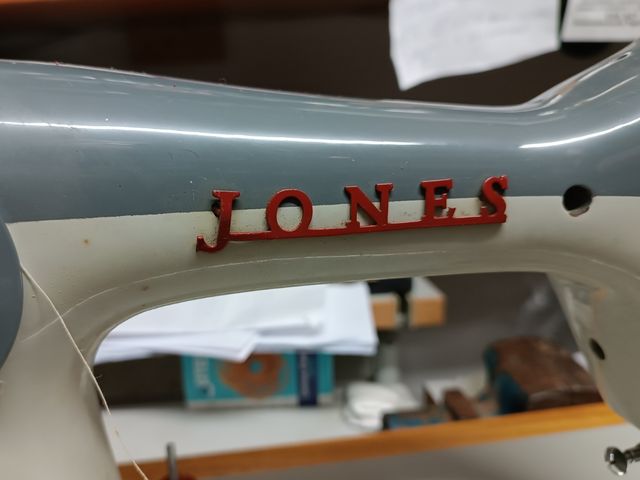 Máquina de Coser Jones Modelo 104