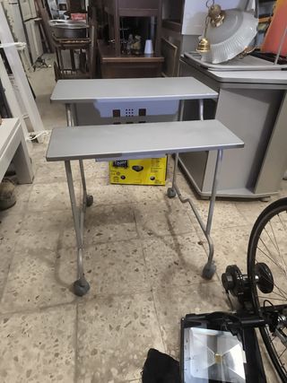 Scrivania a doppia altezza in formica