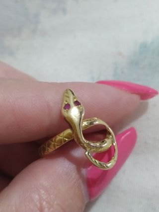 Anillo serpiente oro 18k rubí