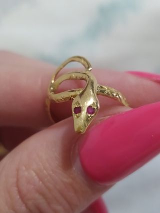 Anillo serpiente oro 18k rubí