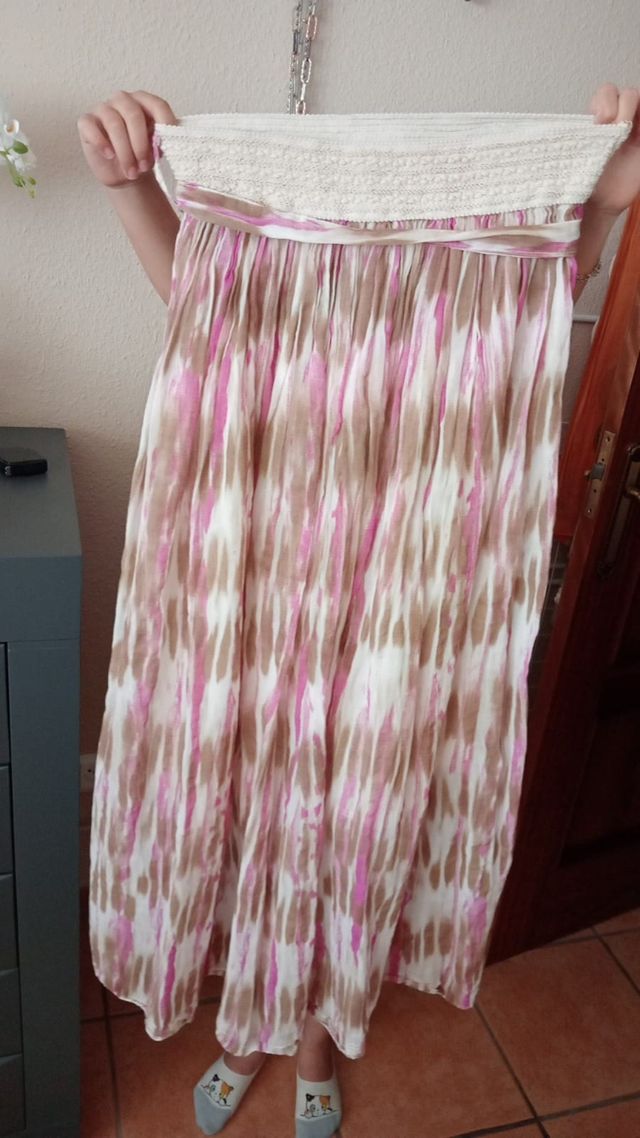 Falda larga beige y rosa