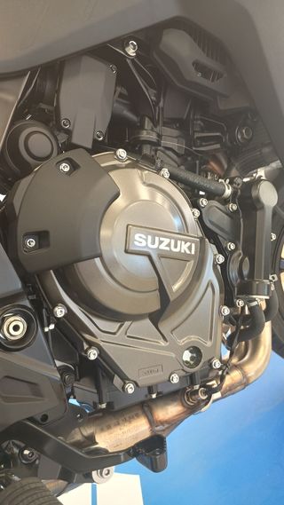 SUZUKI V STROM 800 TECH