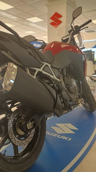 SUZUKI V STROM 800 TECH