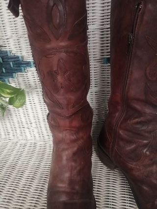 Botas de piel y cuero cowboy