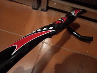 Manillar carbono con cableado interno 