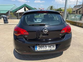 Opel Astra 2011