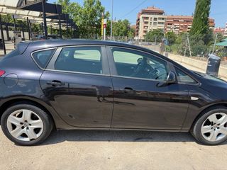 Opel Astra 2011