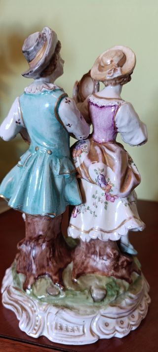 Pareja romántica porcelana SELLADA