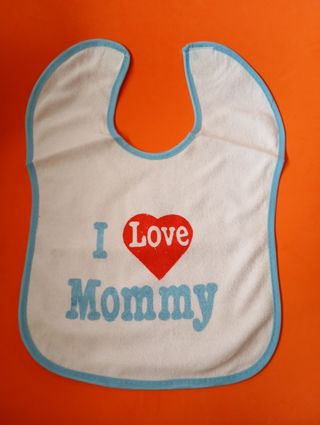 Babero bebe I Love Mommy nuevo a estrenar