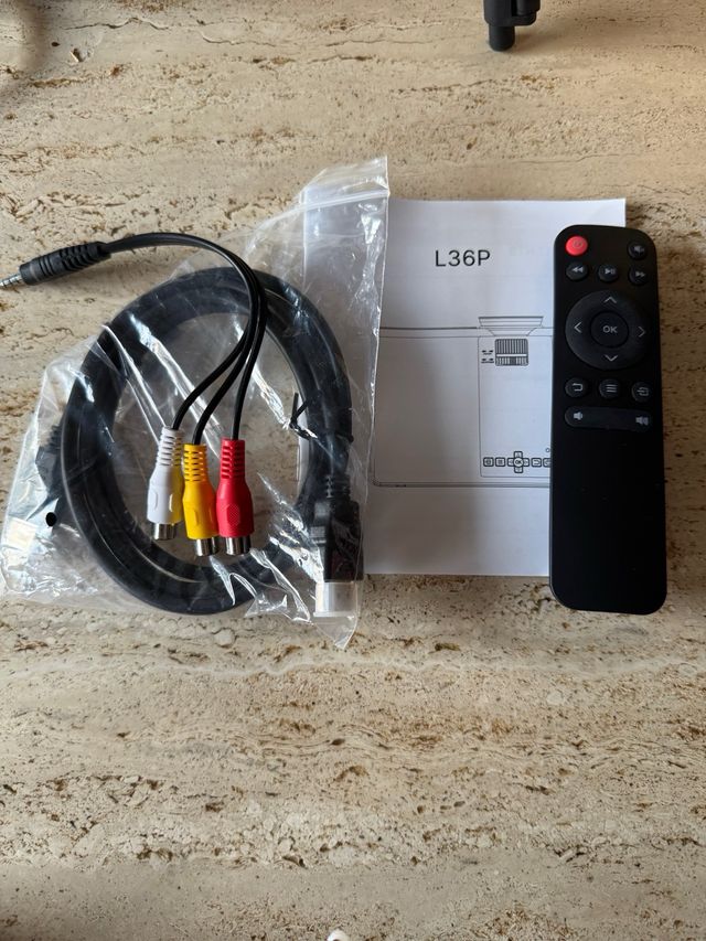 Proyector Smart L36P Full HD + trípode