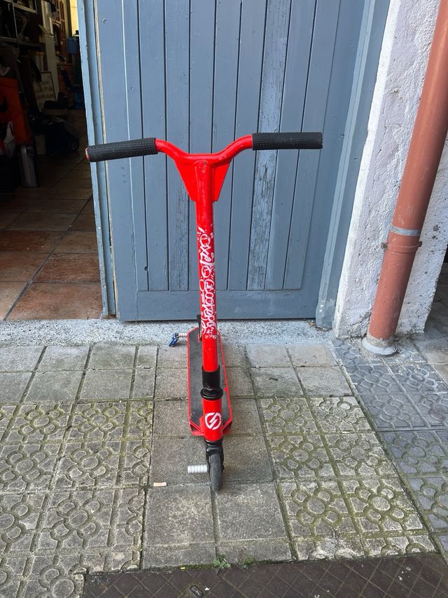 Patinete rojo Stunt Scooter