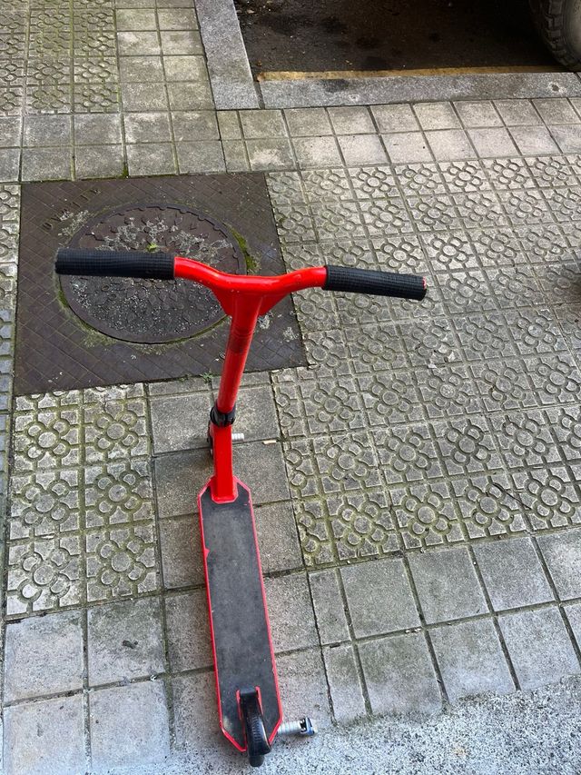 Patinete rojo Stunt Scooter