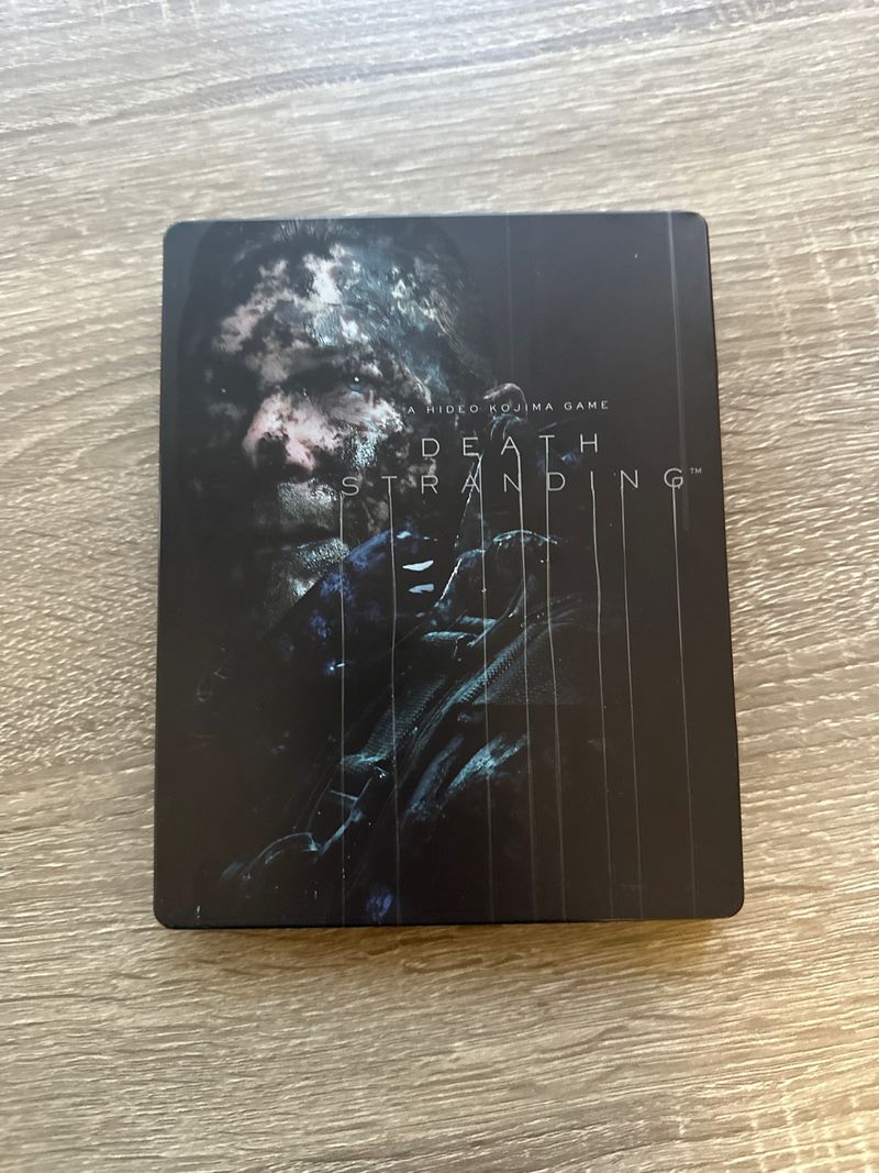 Imagen de Death Stranding caja metalica PS4 (PlayStation 4)