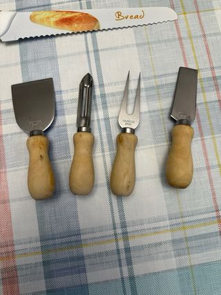 Cuchillos para queso y para barra de pan