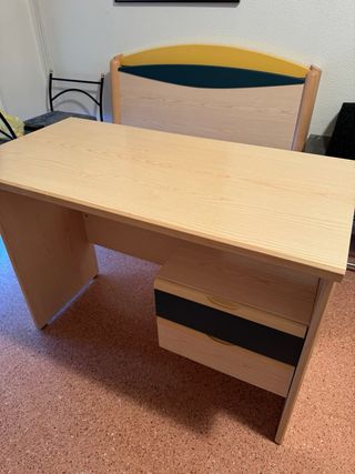 Muebles habitación infantil: escritorio + mesita