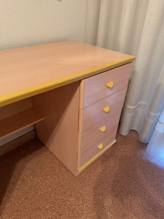 Muebles habitación infantil: escritorio + mesita
