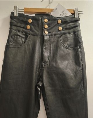 Pantalones negros polipiel /talla 42 tallan 38 /40
