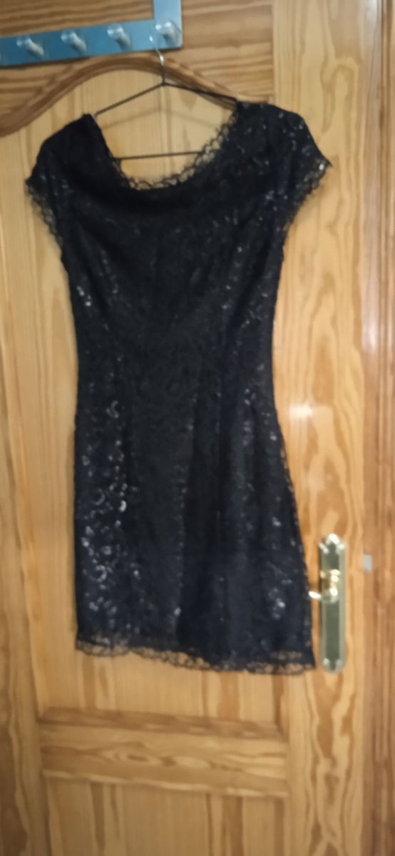 Vestido negro encaje