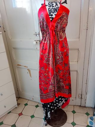 Vestido rojo de verano. Fresquito y ligero. T: 42