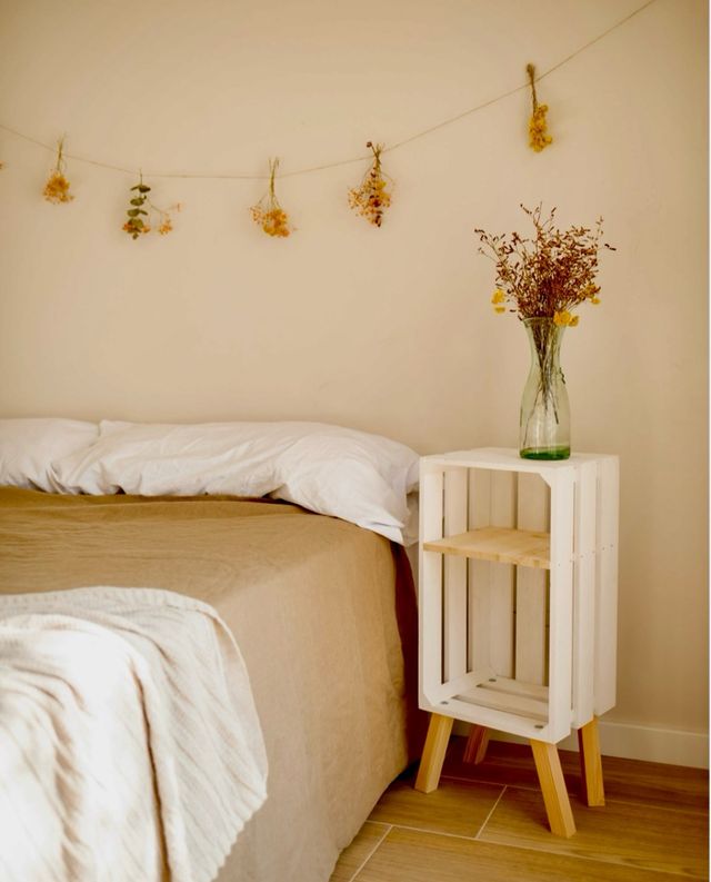 2 Mesitas noche blancas de Madera. NUEVAS!