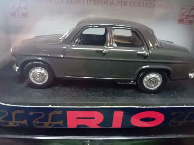 Auto in miniatura RIO in scala 1:43