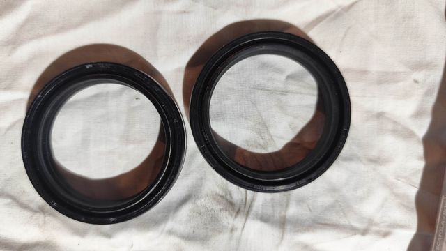 Retenes horquilla Athena 45/57/11 
