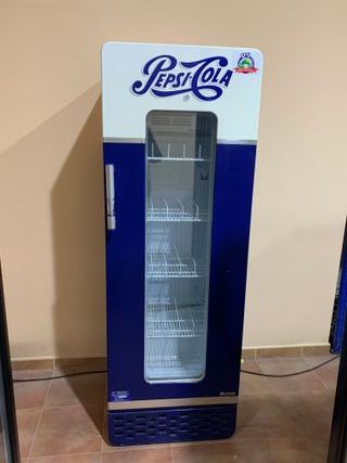 Nevera expositora Pepsi retro