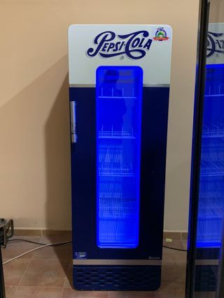 Nevera expositora Pepsi retro