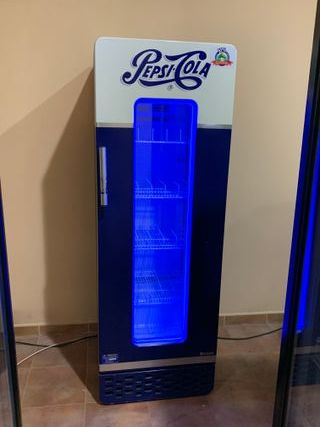 Nevera expositora Pepsi retro
