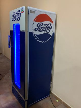 Nevera expositora Pepsi retro