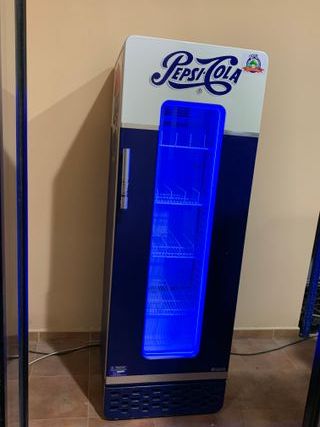 Nevera expositora Pepsi retro