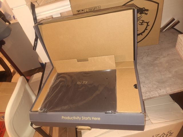 Portátil MSI 13" Windows 11 a estrenar