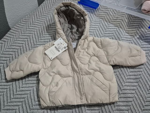 Abrigo bebé 6-9 meses - Zara sin estrenar