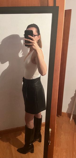 Shorts polipiel Zara negros