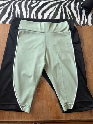 Conjunto deportivo - Top y shorts