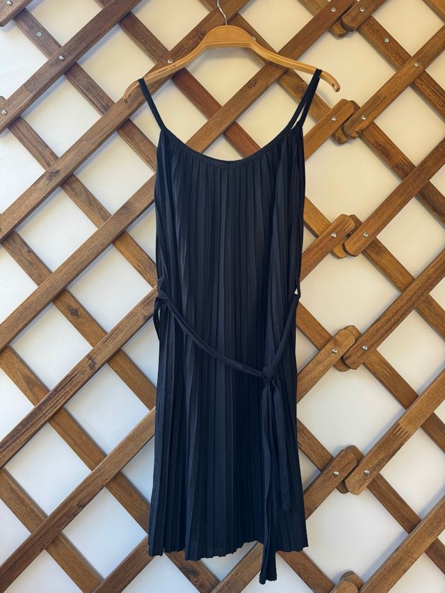 Vestido plisado negro Pull&Bear