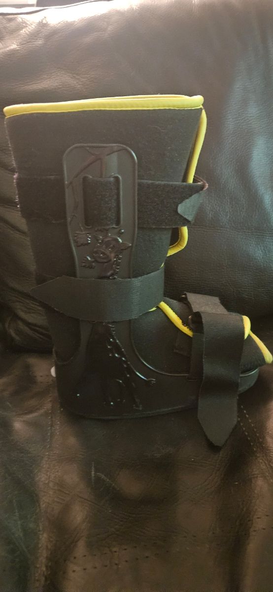 Bota ortopédica niño - Negra/Amarilla