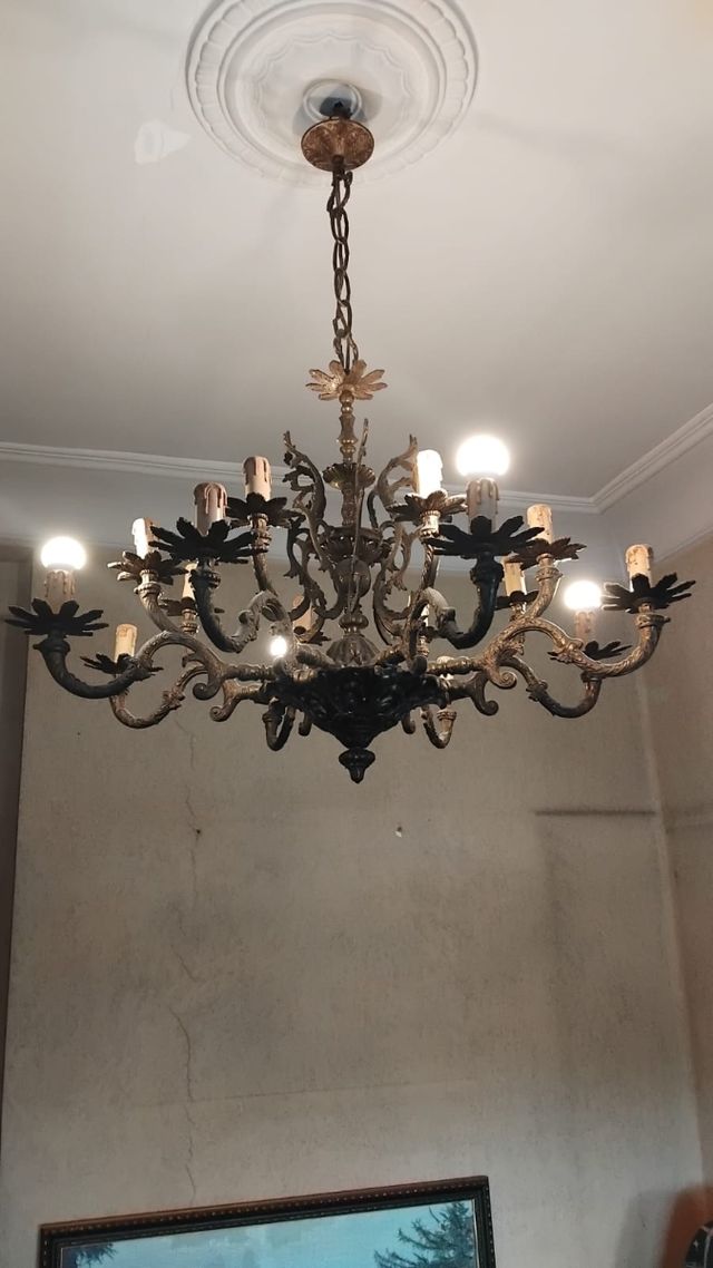 Lampara bronce antigua 12 luces