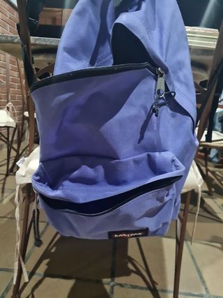 Mochila Eastpak lila